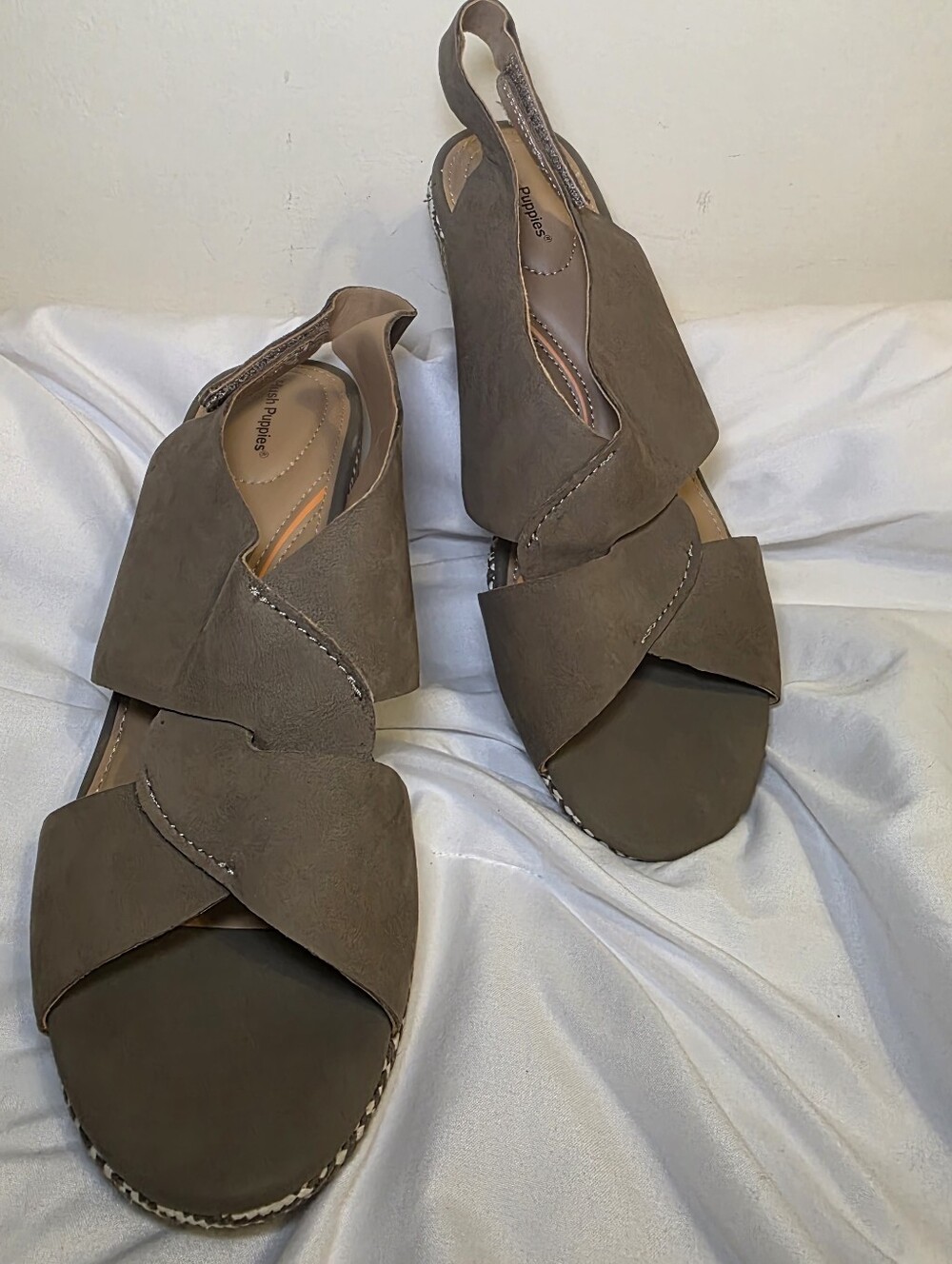 Hush Puppies Khaki Woven Chevron Wedge Sandals Womens Size 9.5